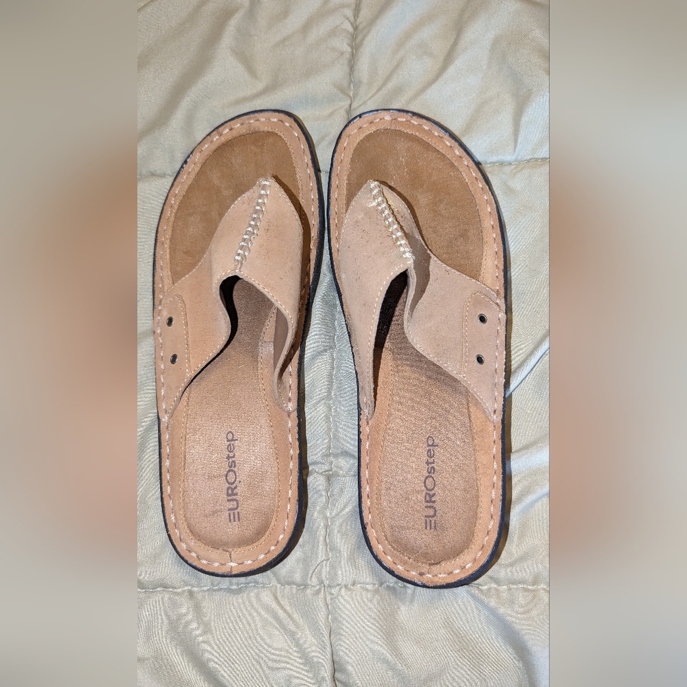 NWT - Euro step FlipSide Flats - Size 9M